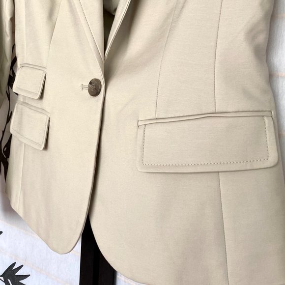 NWT ~ Banana Republic Blazer ~ Size 0P - Picture 3 of 11